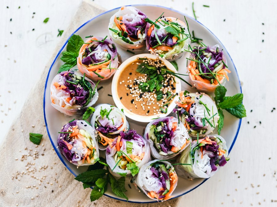 Fresh rice-paper rolls with dipping sauce